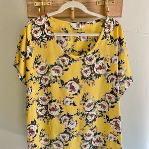 Yellow floral top, great for work !